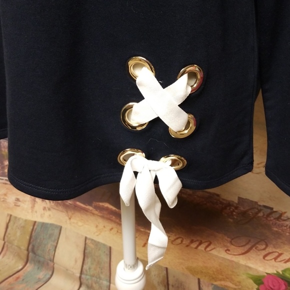 💝UNLISTED FRIDAY💝Tommy Hilfiger string tied top - Picture 3 of 8